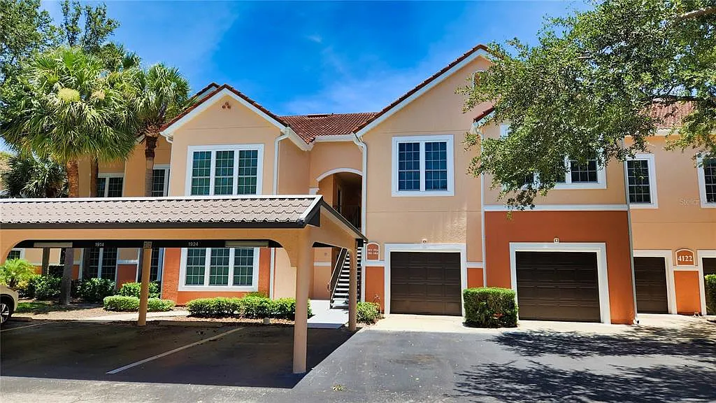 2 bed, 2.0 bath, 1089 sqft, $1,900 — Photo 1
