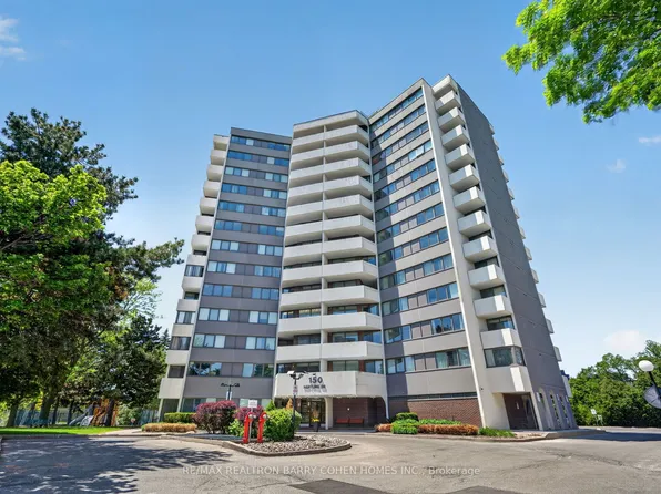 150 Neptune Dr #304, Toronto, ON M6A 2Y9