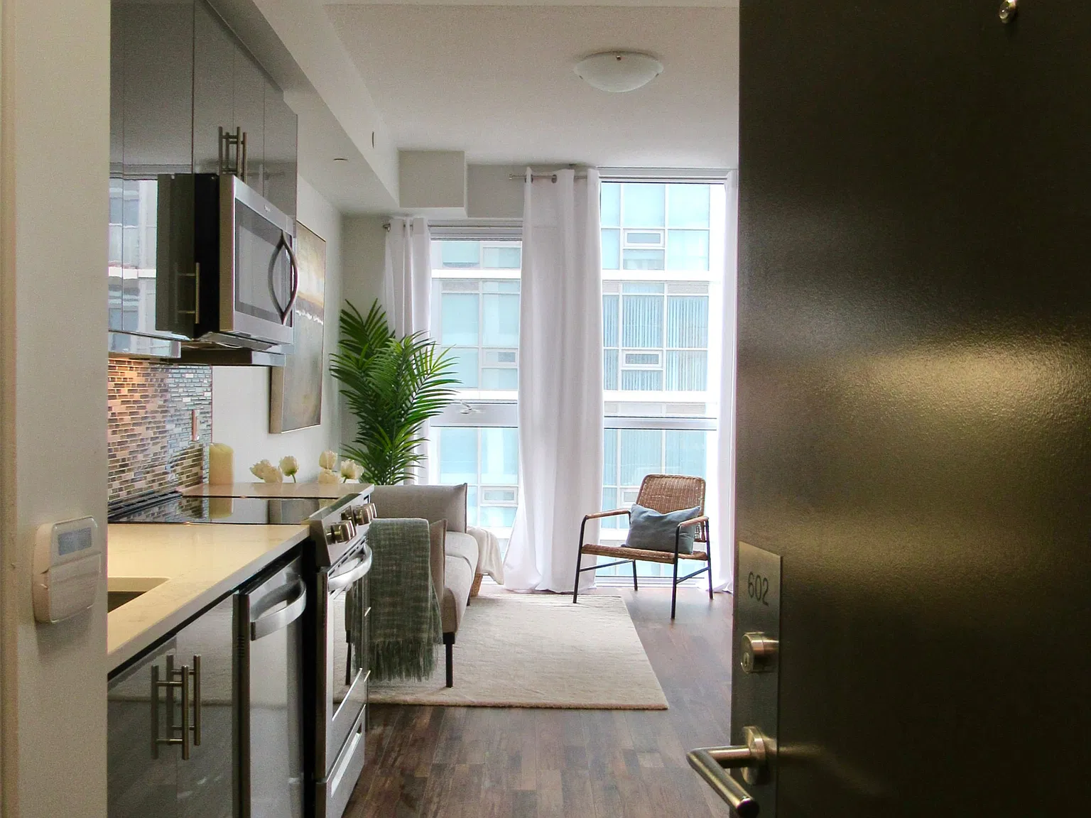 IQ Condos — Photo 1