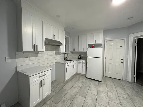 178 Clarence St #2 Photo 1