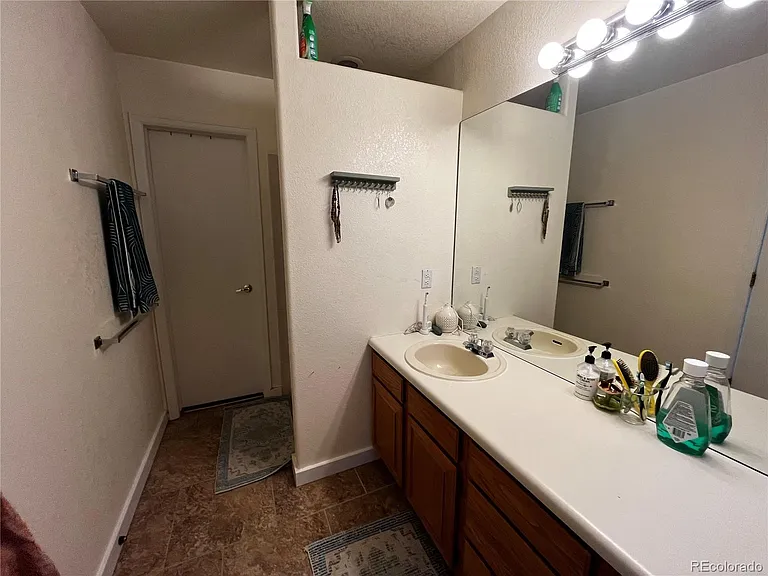 1029 Delta Dr — Photo 9
