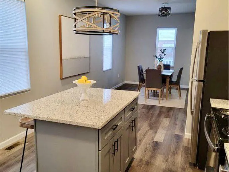 2102 Quail St #1 — Photo 6