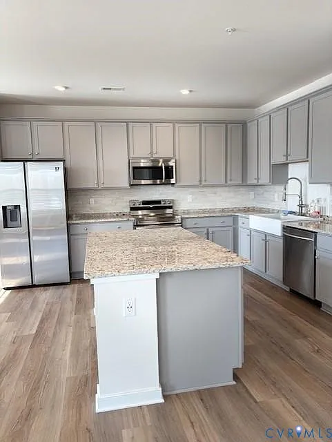 4 bed, 3.0 bath, 2208 sqft, $2,550 — Photo 3