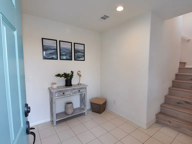 514 Lark Way — Photo 5