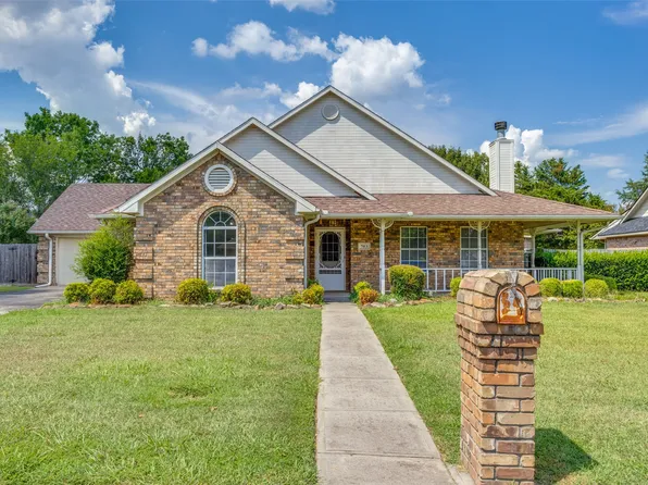 703 Mockingbird St, Bonham, TX 75418