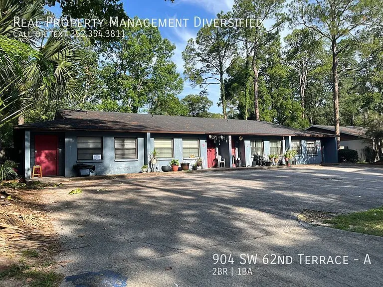904 SW 62nd Ter #A — Photo 1