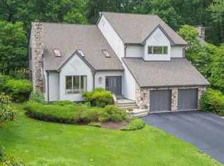 904 Falls Bridge Ln, Great Falls, VA