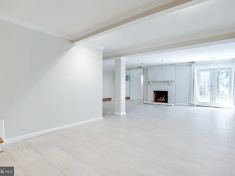 8500 Brook Rd — Photo 39