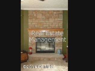 302 Queens Rd, Hubert, NC 28539