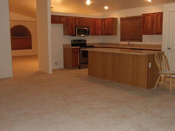 3rd image of 2920 W Sunland Ave