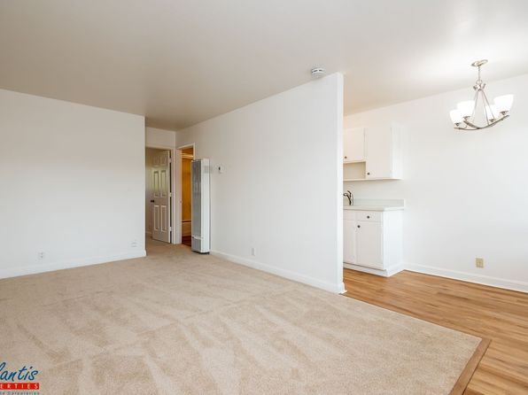 440 Roosevelt Ave #4