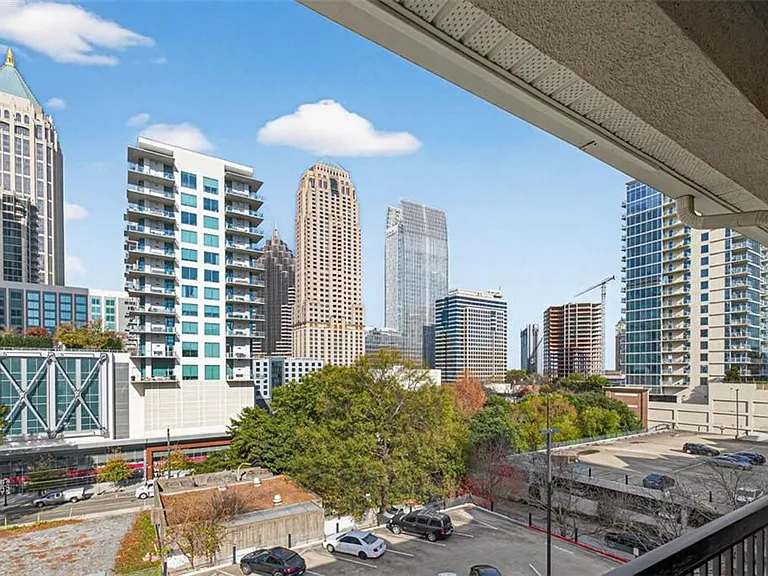 1075 Peachtree Walk NE #A512 — Photo 32