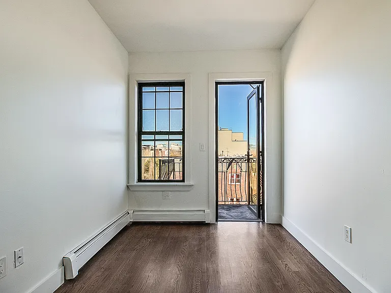 820 Knickerbocker Ave #3R — Photo 9