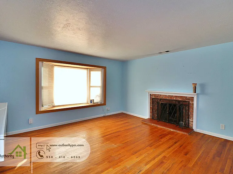 2202 Canal Dr — Photo 9