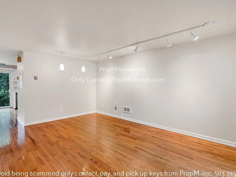 29490 SW Courtside Dr #15 — Photo 5