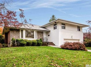 12 Glenwood Rd, Plainview, NY 11803