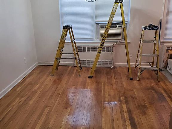2nd image of 2550 E 63rd St Floor 1