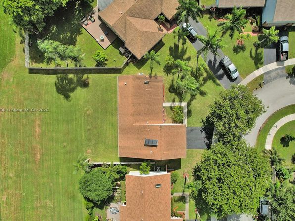 640 Fairfax Ave, Davie, FL 33325