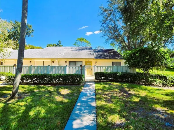 1333 Shady Pine Way APT F, Tarpon Springs, FL 34688