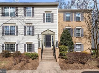 7756 New Providence Dr APT 13, Falls Church, VA 22042