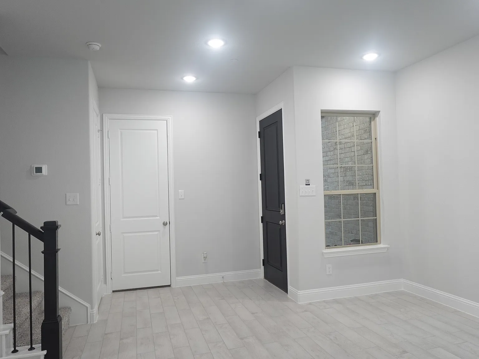 3 bed, 2.5 bath, 1903 sqft, $3,500 — Photo 2