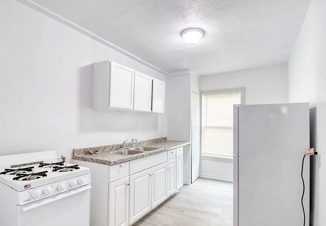 1 bed, $800 — Photo 2