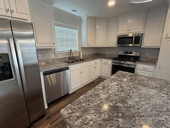 2nd image of 523 Ridgeland Rd