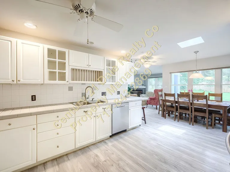 428 Blue Ridge Dr — Photo 10