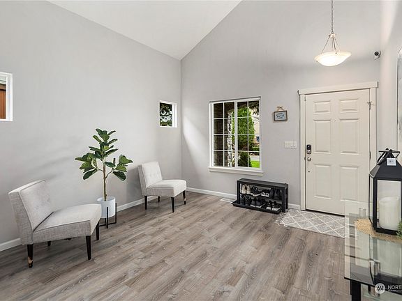 4th image of 8521 81st Drive NE