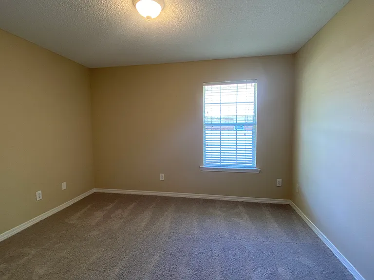 11815 Balsam Ct — Photo 7