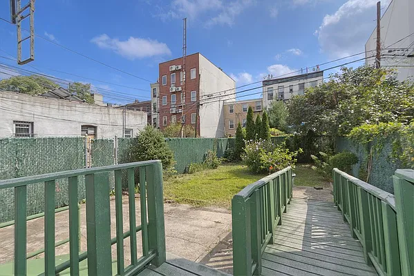 Sold by Fillmore | media 15