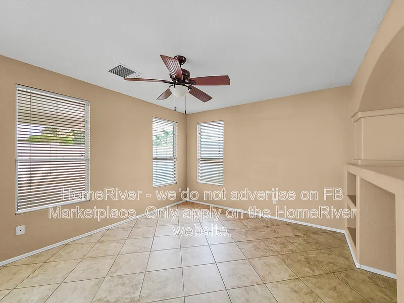 5 bed, 2.0 bath, 2543 sqft, $2,299 — Photo 3