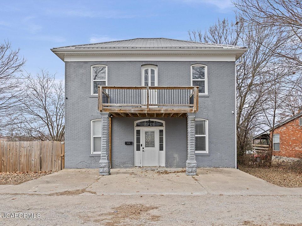 1st image of 603 N Oak St