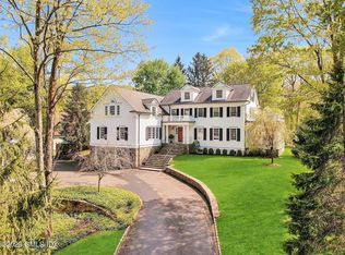 7 Patricia Ln, Cos Cob, CT 06807