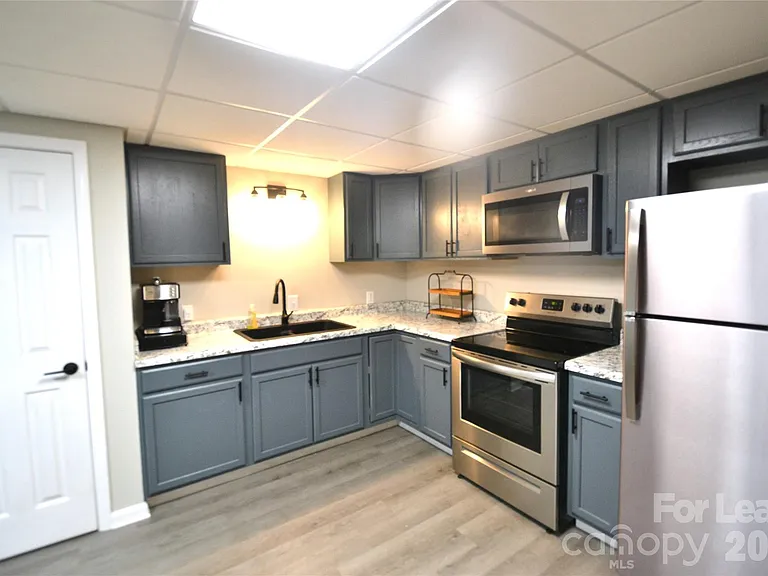 120 Cardinal Dr N — Photo 5