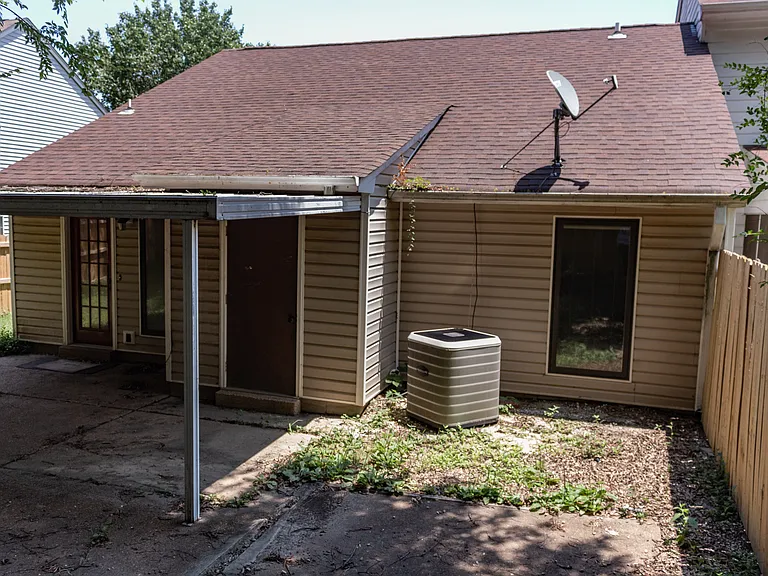 661 Walker Rd — Photo 5