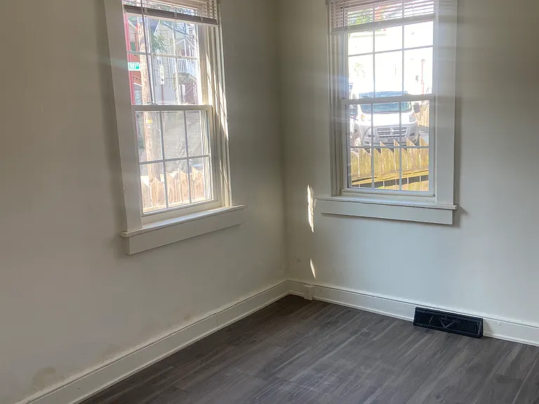 124 S Arch St — Photo 5