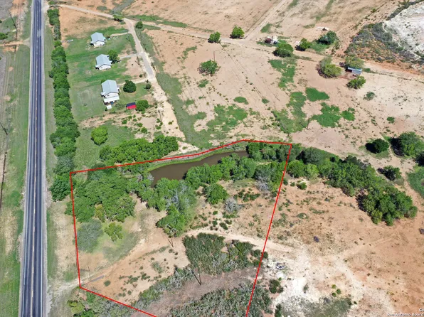 3894 S State Highway 173 LOT 2, Devine, TX 78016