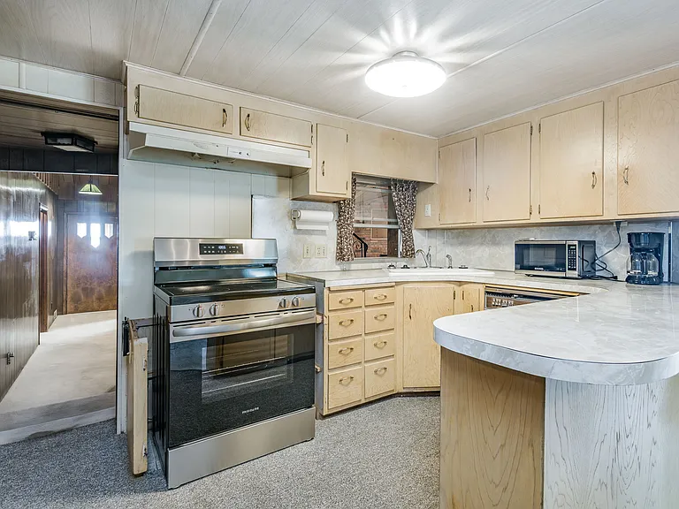 12039 E Frederic Ave — Photo 8