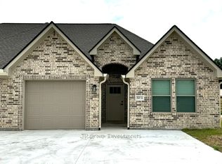 520 S 28th St #A, Nederland, TX 77627