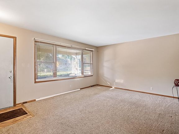 2nd image of 2941 Mulford Dr SE
