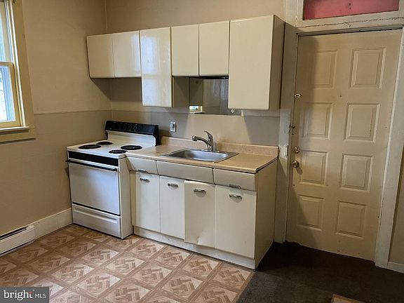 2nd image of 9 S Catherine St #11