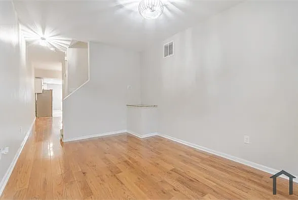 1235 N Bond St — Photo 17