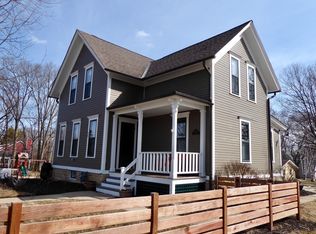 1126 Main St, Batavia, IL 60510