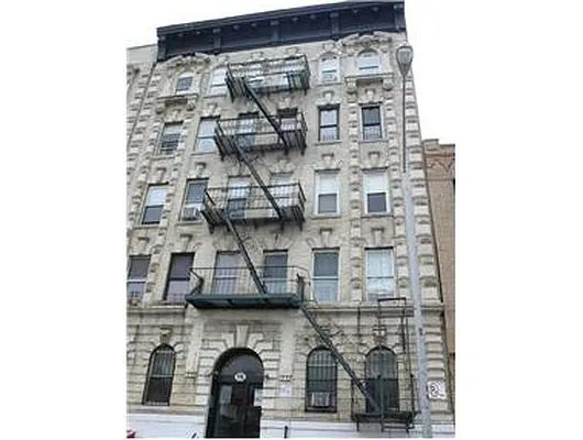 Rented by Douglas Elliman | media 18