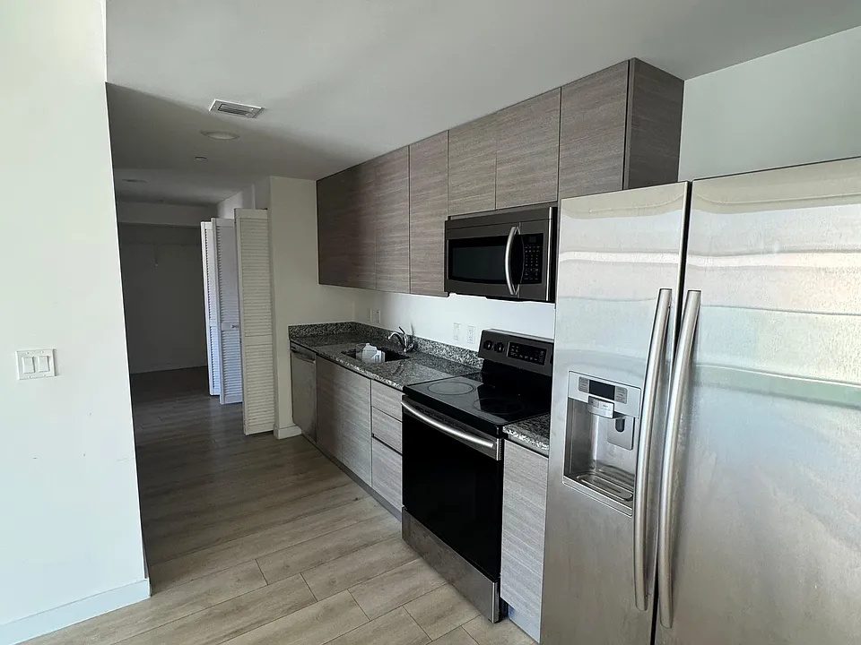 2223 NE 2nd Ave #111