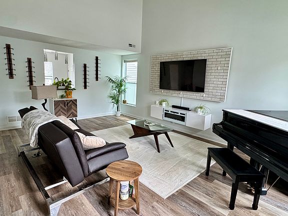 4th image of 7861 Waggoner Trace Dr