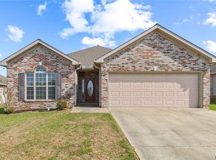 12375 Huntington Village Dr, Northport, AL 35475