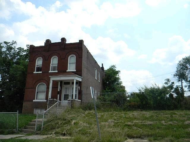 2nd image of 5814 Theodosia Ave