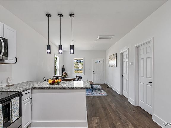 4th image of 506 Saint Luke St